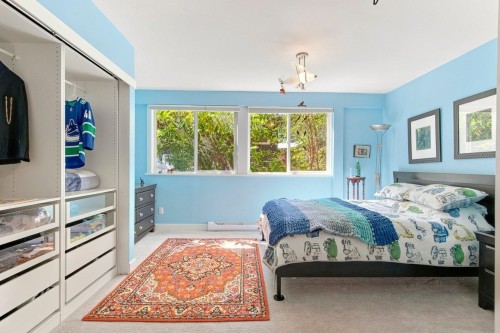 330 Sasamat Lane, North Vancouver, BC - Indoor Photo Showing Bedroom