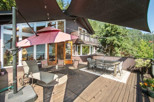 330 Sasamat Lane, North Vancouver, BC - Outdoor With Deck Patio Veranda With Exterior