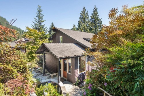 330 Sasamat Lane, North Vancouver, BC - Outdoor With Deck Patio Veranda