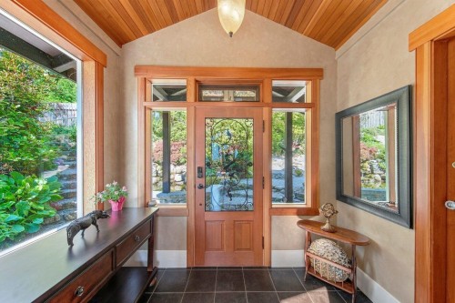 330 Sasamat Lane, North Vancouver, BC - Indoor Photo Showing Other Room