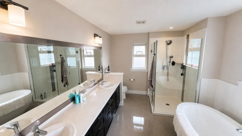 3517 Princeton Avenue, Coquitlam, BC - Indoor Photo Showing Bathroom