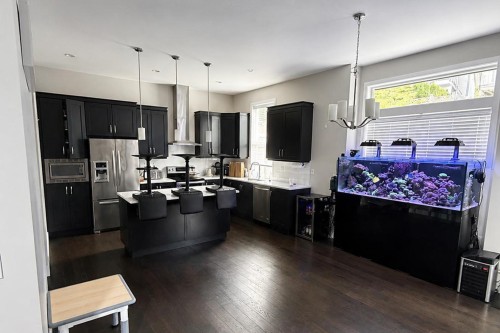 3517 Princeton Avenue, Coquitlam, BC - Indoor Photo Showing Kitchen