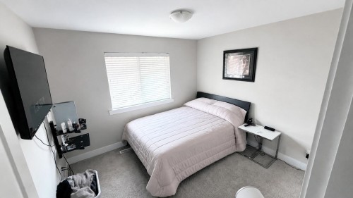 3517 Princeton Avenue, Coquitlam, BC - Indoor Photo Showing Bedroom
