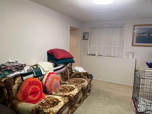 2665 Ward Street, Vancouver, BC - Indoor Photo Showing Bedroom