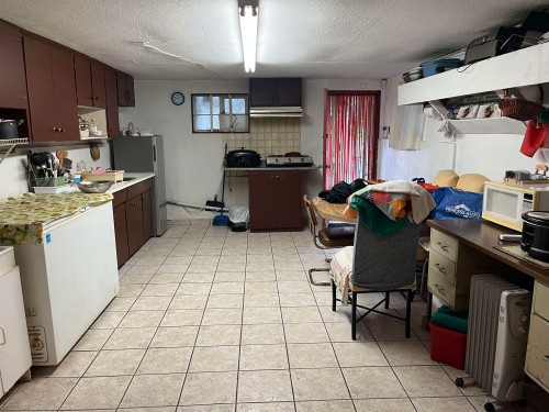 2665 Ward Street, Vancouver, BC - Indoor Photo Showing Kitchen