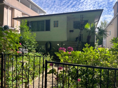 2665 Ward Street, Vancouver, BC - Outdoor