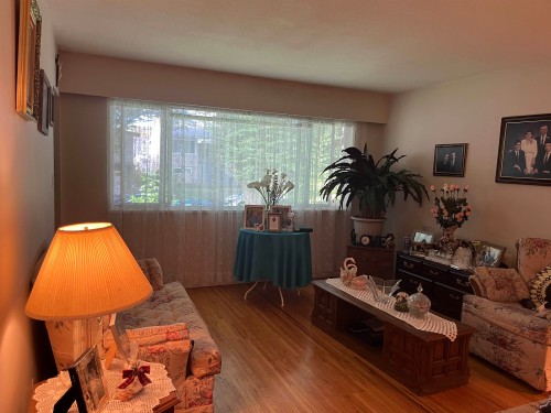 2665 Ward Street, Vancouver, BC - Indoor