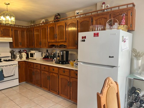 2665 Ward Street, Vancouver, BC - Indoor Photo Showing Kitchen