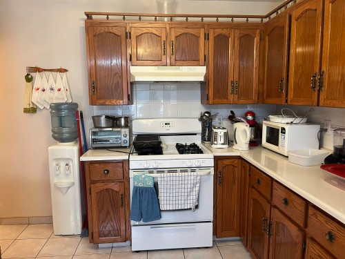 2665 Ward Street, Vancouver, BC - Indoor Photo Showing Kitchen