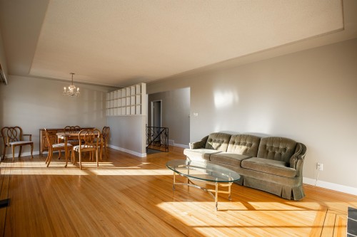 2321 Harrison Drive, Vancouver, BC - Indoor Photo Showing Living Room