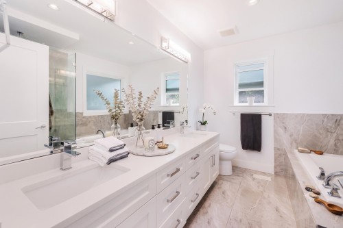 1585 Draycott Road, North Vancouver, BC - Indoor Photo Showing Bathroom
