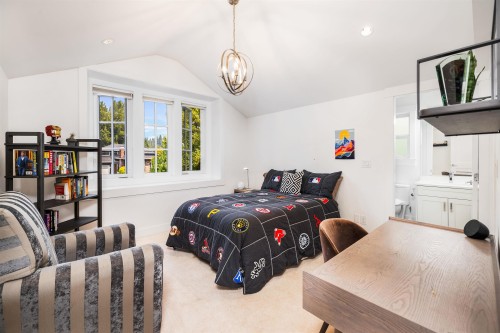 1585 Draycott Road, North Vancouver, BC - Indoor
