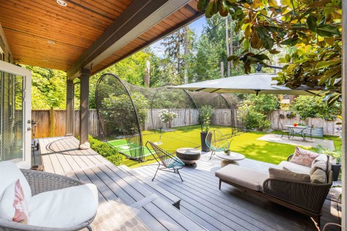 1585 Draycott Road, North Vancouver, BC - Outdoor With Deck Patio Veranda With Backyard