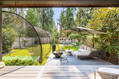 1585 Draycott Road, North Vancouver, BC - Outdoor With Deck Patio Veranda