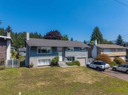 854 16th Street E North Vancouver, BC V7L 2V4