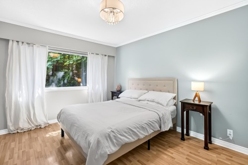 990 Jarvis Street, Coquitlam, BC - Indoor Photo Showing Bedroom