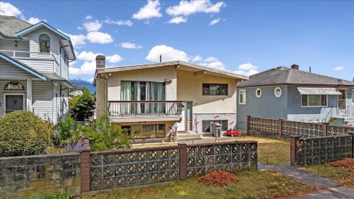 2593 25Th Avenue E, Vancouver, BC - Outdoor With Balcony