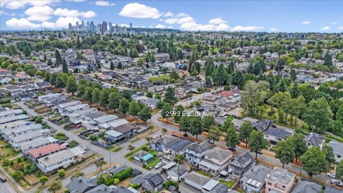 2593 25Th Avenue E, Vancouver, BC - Outdoor With View