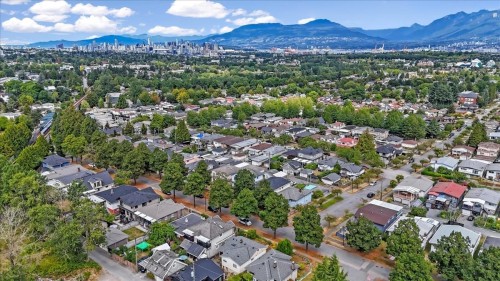 2593 25Th Avenue E, Vancouver, BC - Outdoor With View