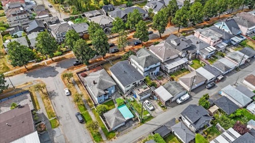 2593 25Th Avenue E, Vancouver, BC - Outdoor With View