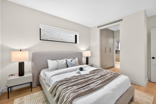 1-58 40Th Avenue E, Vancouver, BC - Indoor Photo Showing Bedroom