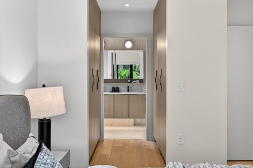 1-58 40Th Avenue E, Vancouver, BC - Indoor