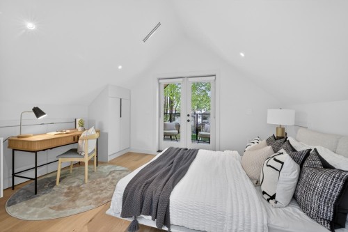 1-58 40Th Avenue E, Vancouver, BC - Indoor Photo Showing Bedroom