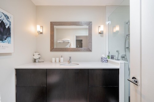 4241 Yuculta Crescent, Vancouver, BC - Indoor Photo Showing Bathroom