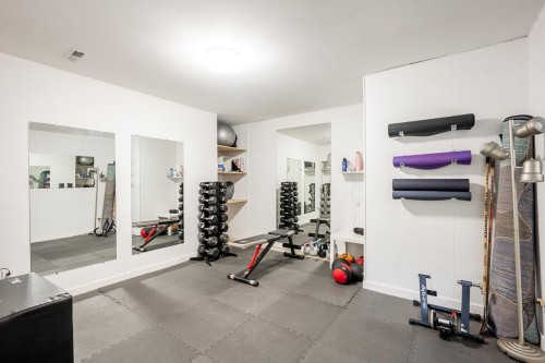 4241 Yuculta Crescent, Vancouver, BC - Indoor Photo Showing Gym Room