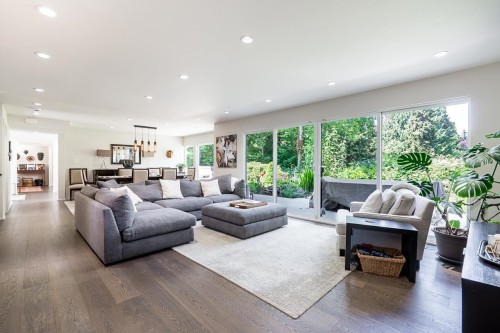 4241 Yuculta Crescent, Vancouver, BC - Indoor Photo Showing Living Room