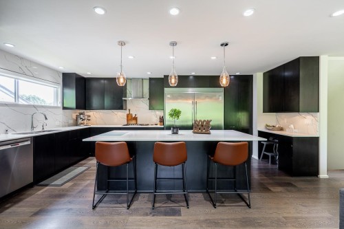 4241 Yuculta Crescent, Vancouver, BC - Indoor Photo Showing Kitchen With Upgraded Kitchen