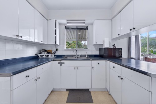 9031 No. 2 Road, Richmond, BC - Indoor Photo Showing Kitchen With Double Sink