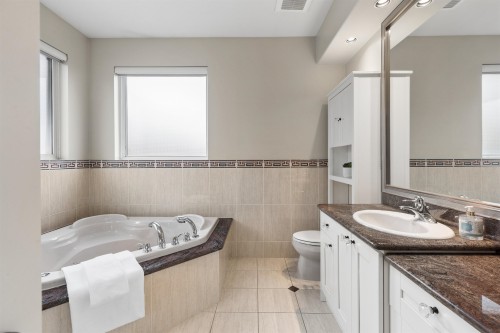 7371 Manning Court, Richmond, BC - Indoor Photo Showing Bathroom