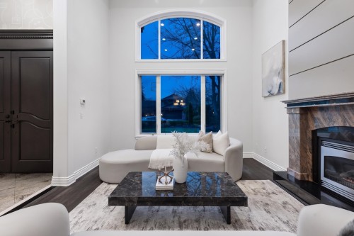 7371 Manning Court, Richmond, BC - Indoor Photo Showing Living Room With Fireplace