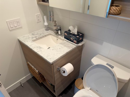 2706-657 Whiting Way, Coquitlam, BC - Indoor Photo Showing Bathroom