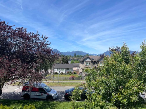 3305 Worthington Drive, Vancouver, BC - Outdoor