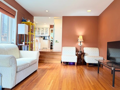 9560 Glendower Drive, Richmond, BC - Indoor Photo Showing Living Room
