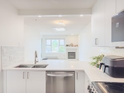 311-4893 Clarendon Street  Vancouver, BC V5R 3J3