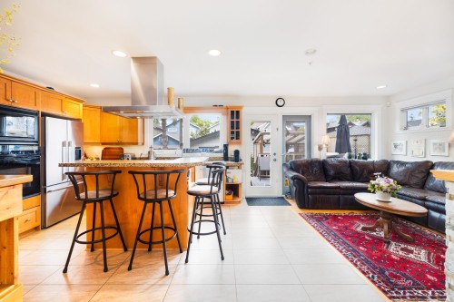 4337 15Th Avenue W, Vancouver, BC - Indoor