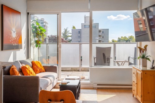 463-250 6 Street E Vancouver, BC V5T 0B7
