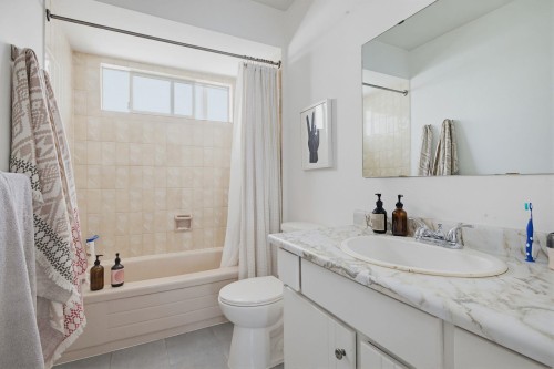 2554 7Th Avenue E, Vancouver, BC - Indoor Photo Showing Bathroom