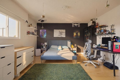 2554 7Th Avenue E, Vancouver, BC - Indoor Photo Showing Bedroom