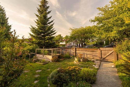 2554 7Th Avenue E, Vancouver, BC - Outdoor