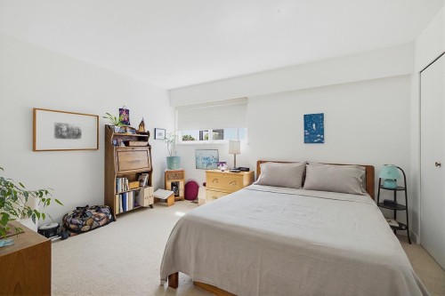 2554 7Th Avenue E, Vancouver, BC - Indoor Photo Showing Bedroom