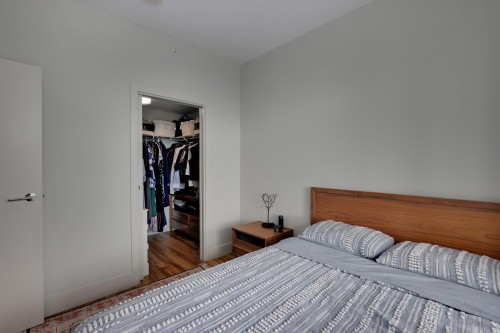 2601-680 Seylynn Crescent, North Vancouver, BC - Indoor Photo Showing Bedroom