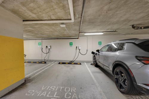 2601-680 Seylynn Crescent, North Vancouver, BC - Indoor Photo Showing Garage