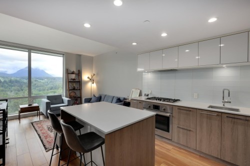 2601-680 Seylynn Crescent, North Vancouver, BC - Indoor Photo Showing Kitchen With Upgraded Kitchen