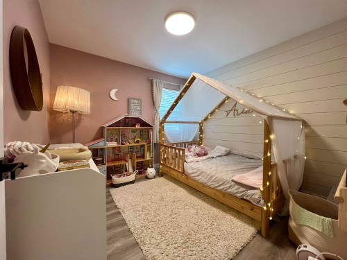 1245 Beedie Drive, Coquitlam, BC - Indoor Photo Showing Bedroom