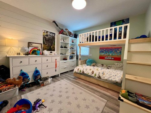 1245 Beedie Drive, Coquitlam, BC - Indoor Photo Showing Bedroom