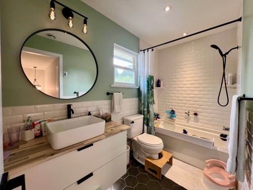 1245 Beedie Drive, Coquitlam, BC - Indoor Photo Showing Bathroom